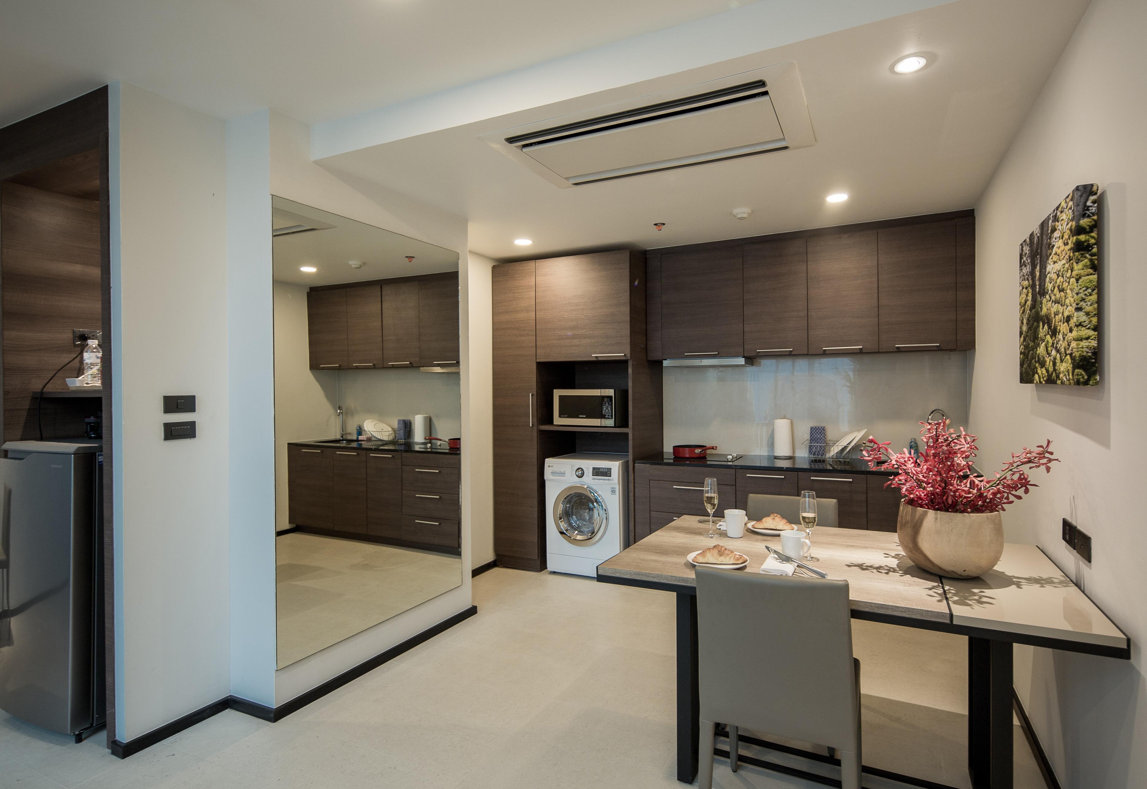 Lit Bangkok Hotel Екстериор снимка