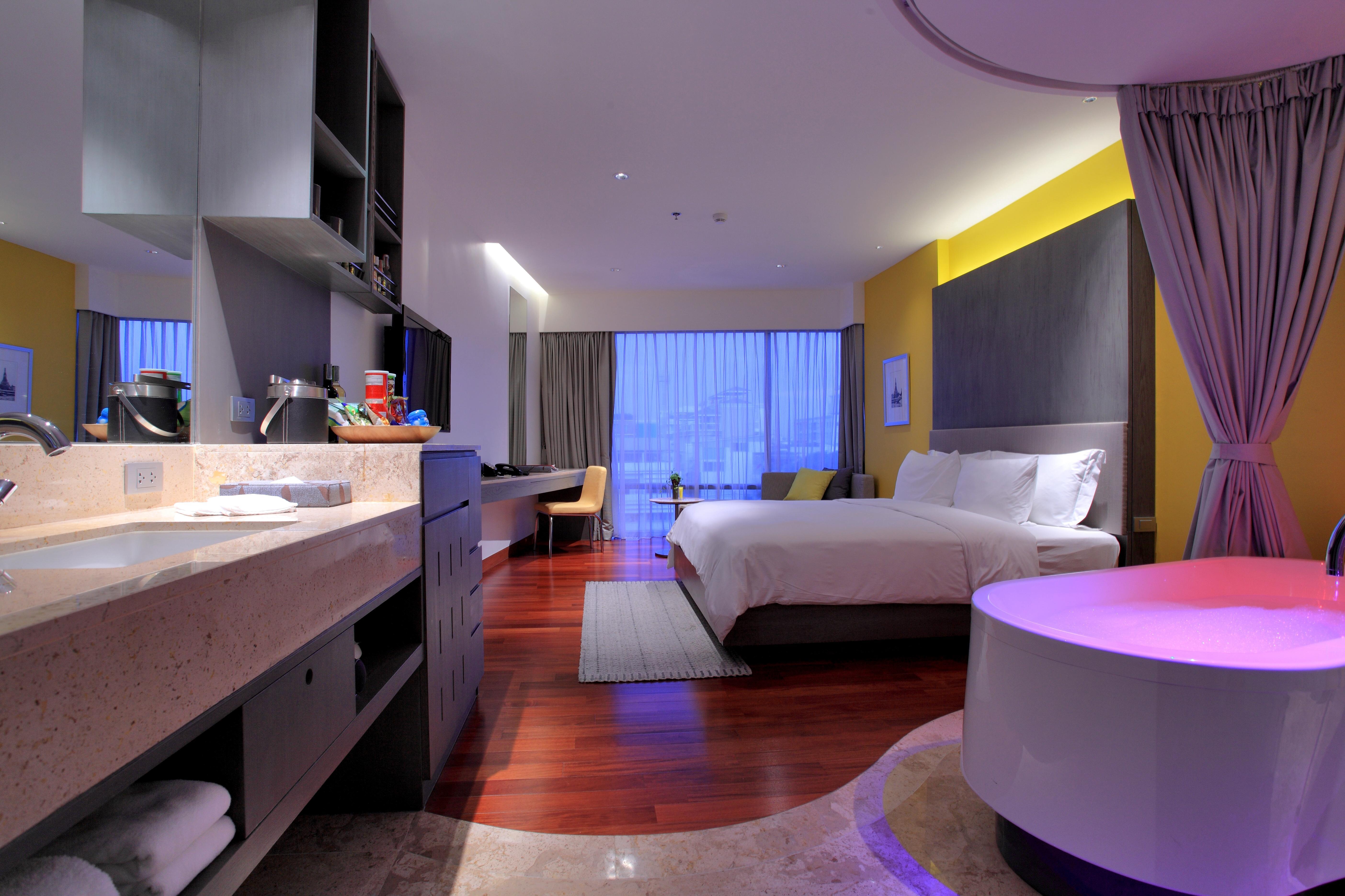 Lit Bangkok Hotel Екстериор снимка
